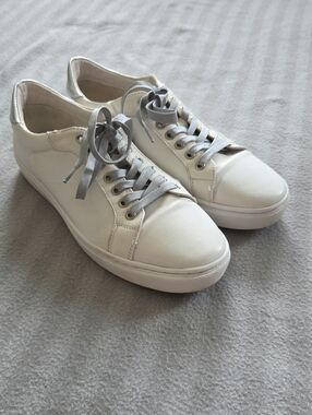 RUDSAK White Leather Sneakers with Gray Laces